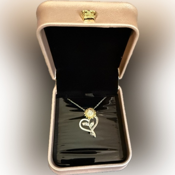 🌻TRINCKLE🌻0.3 CT GRA Moissanite”You Are My Sunshine” Sunflower Necklace/NWT - Picture 7 of 16